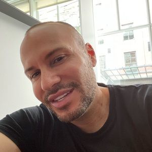 Meet your Posher, Stefanos